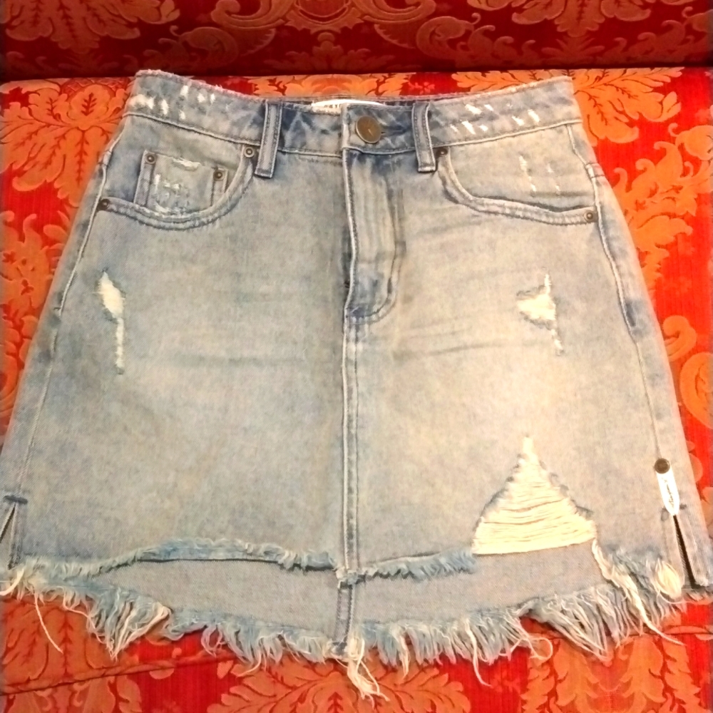 ONE BY ONETEASPOON- Distressed High Rise Jean Skirt Size 24